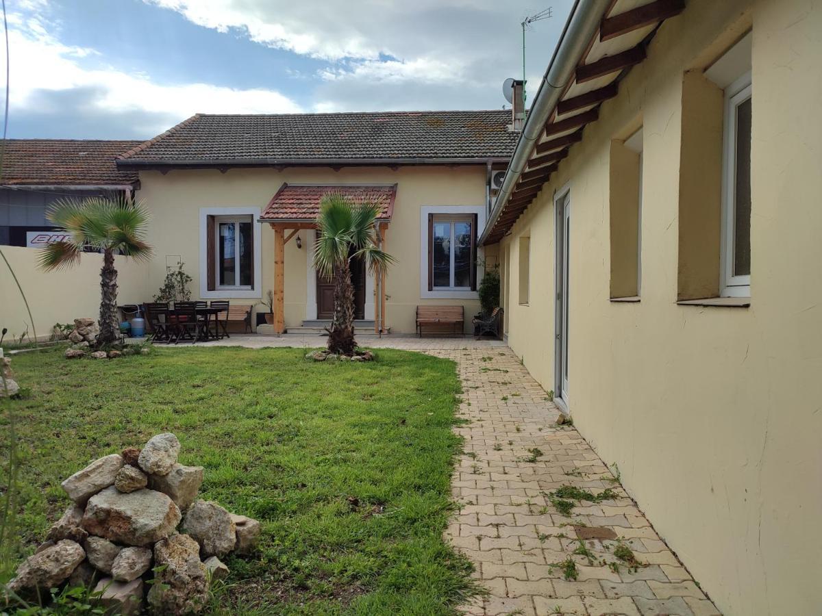 Appartamento Jardin De Coubertin Béziers Esterno foto